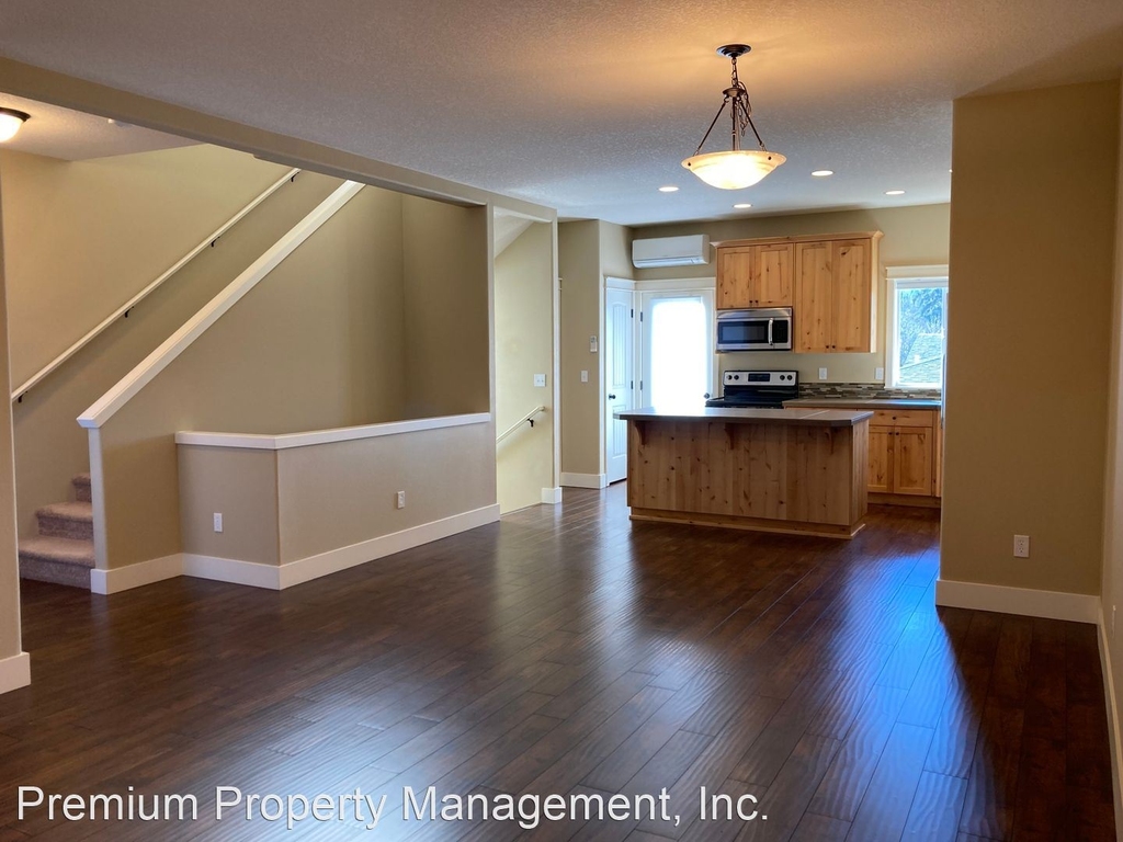 871 Crouchen St Nw - Photo 8