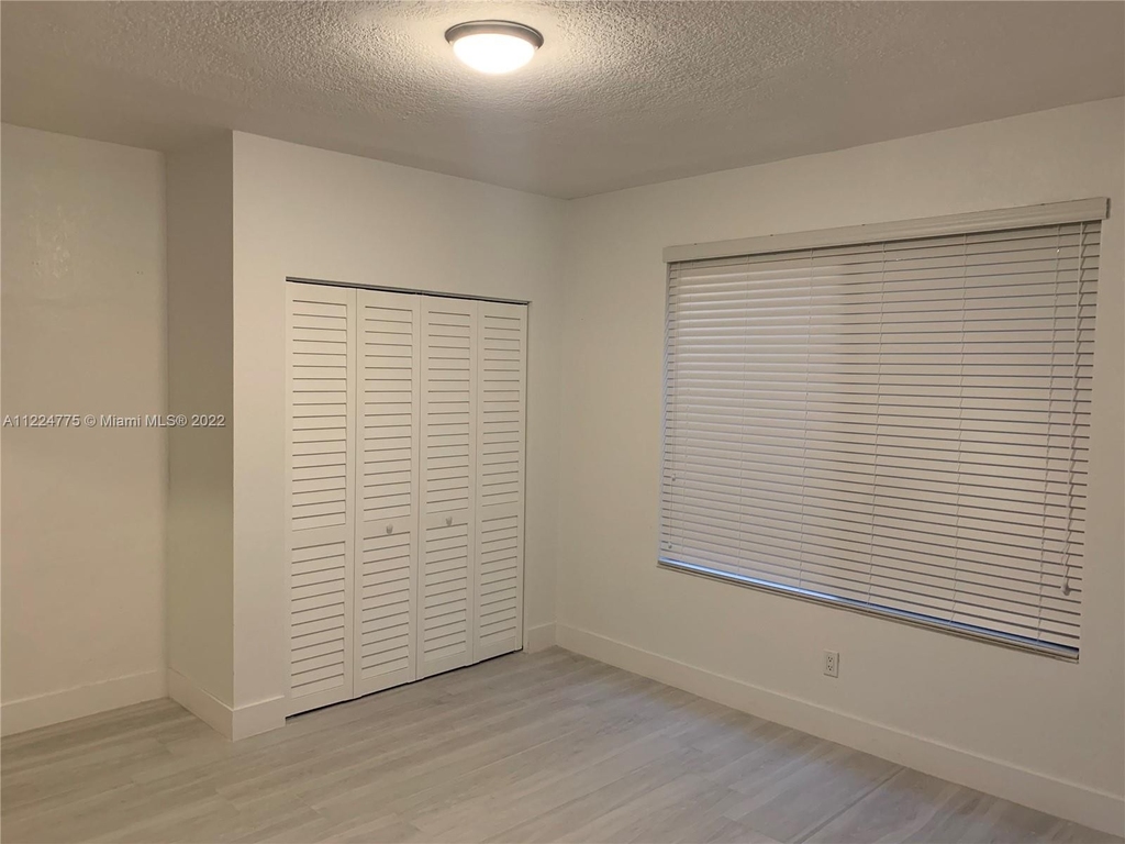 712 Sw 56 Av - Photo 7