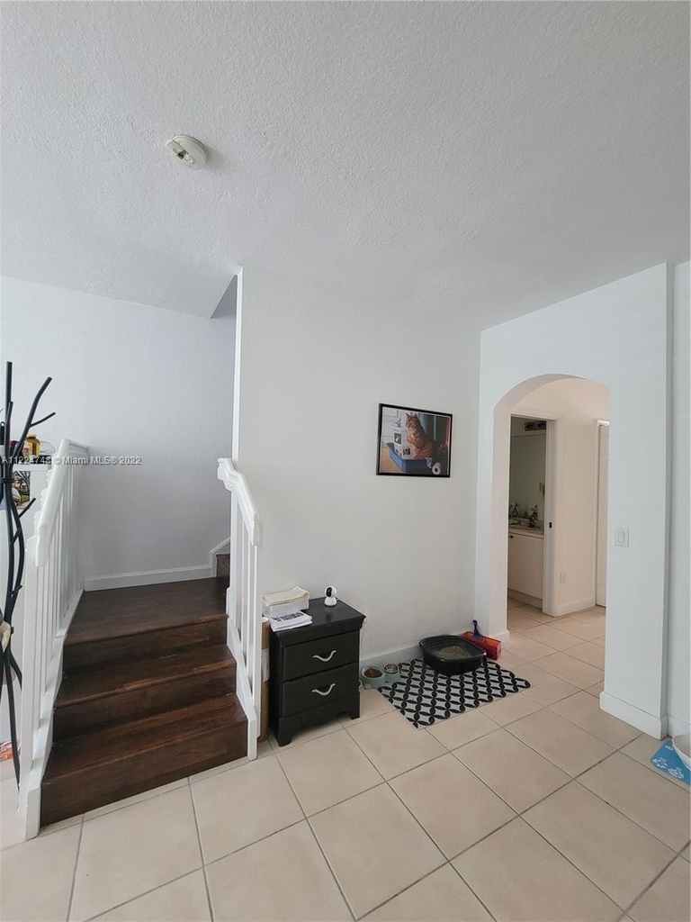 15737 Sw 42nd St - Photo 1