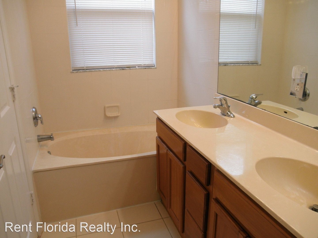 997 Pipers Cay Drive - Photo 7