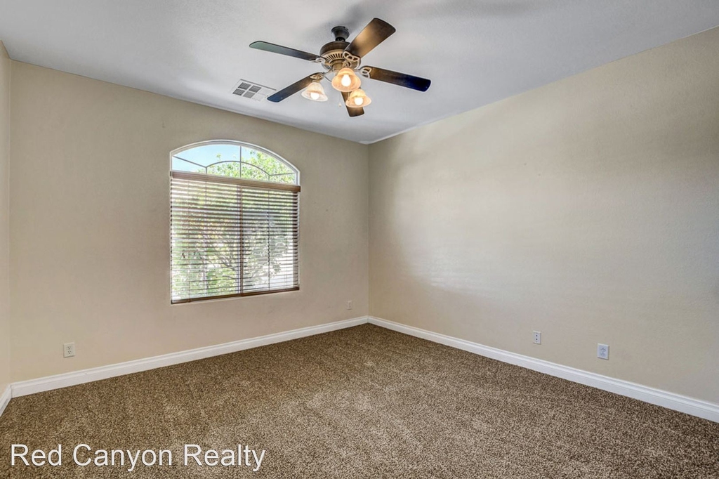 8737 Radiant Ruby Ave. - Photo 32