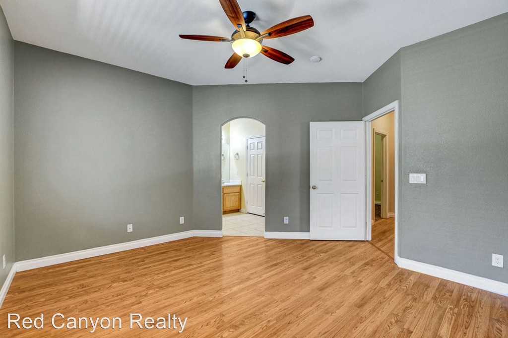 8737 Radiant Ruby Ave. - Photo 23