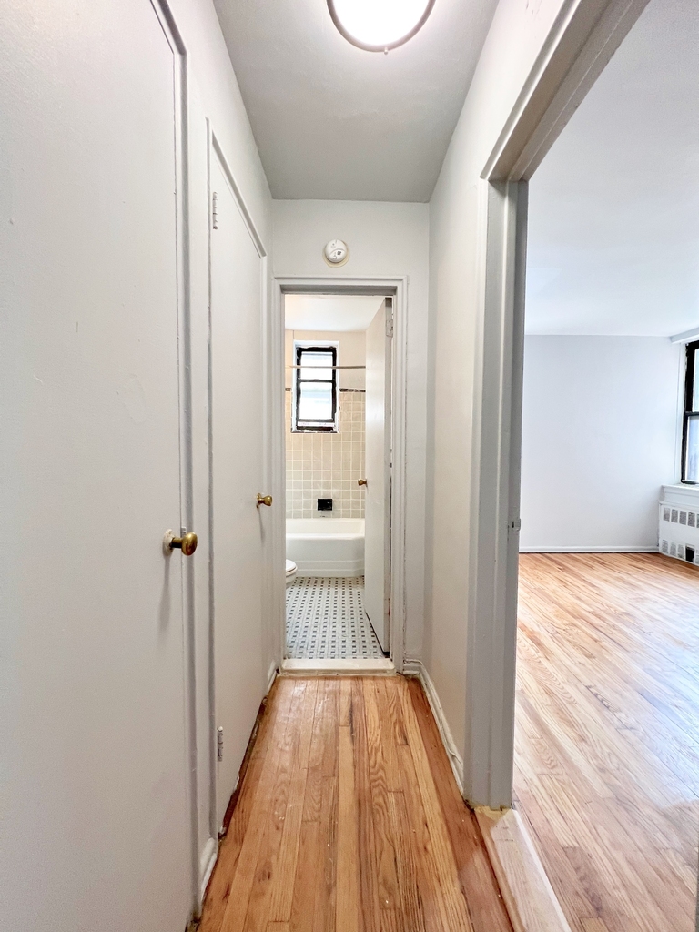 130 East 18th Street - Photo 3