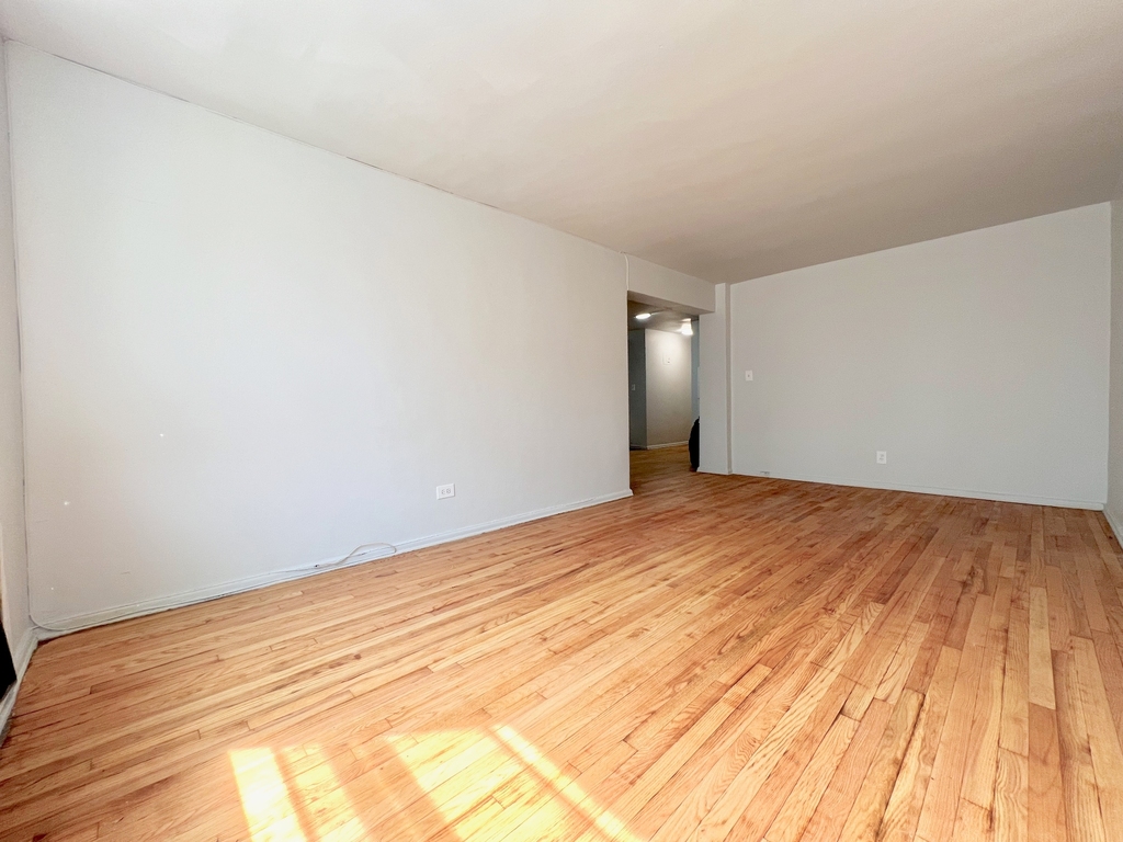 130 East 18th Street - Photo 1