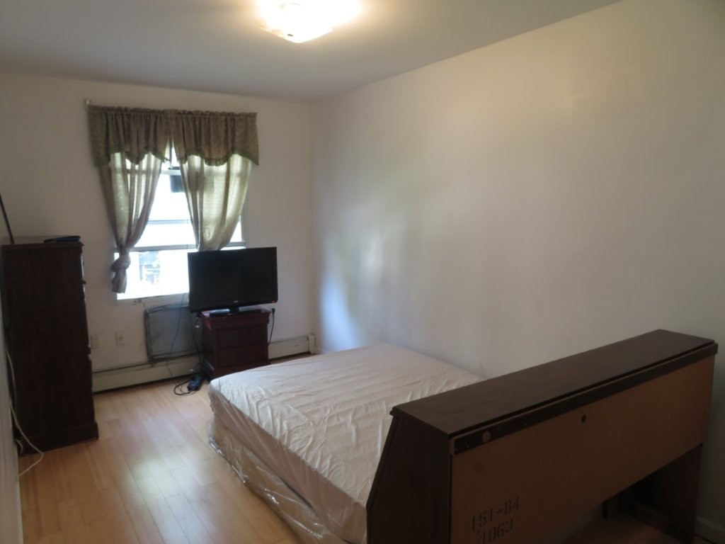 Sheffield Avenue and Livonia Avenue  - Photo 1