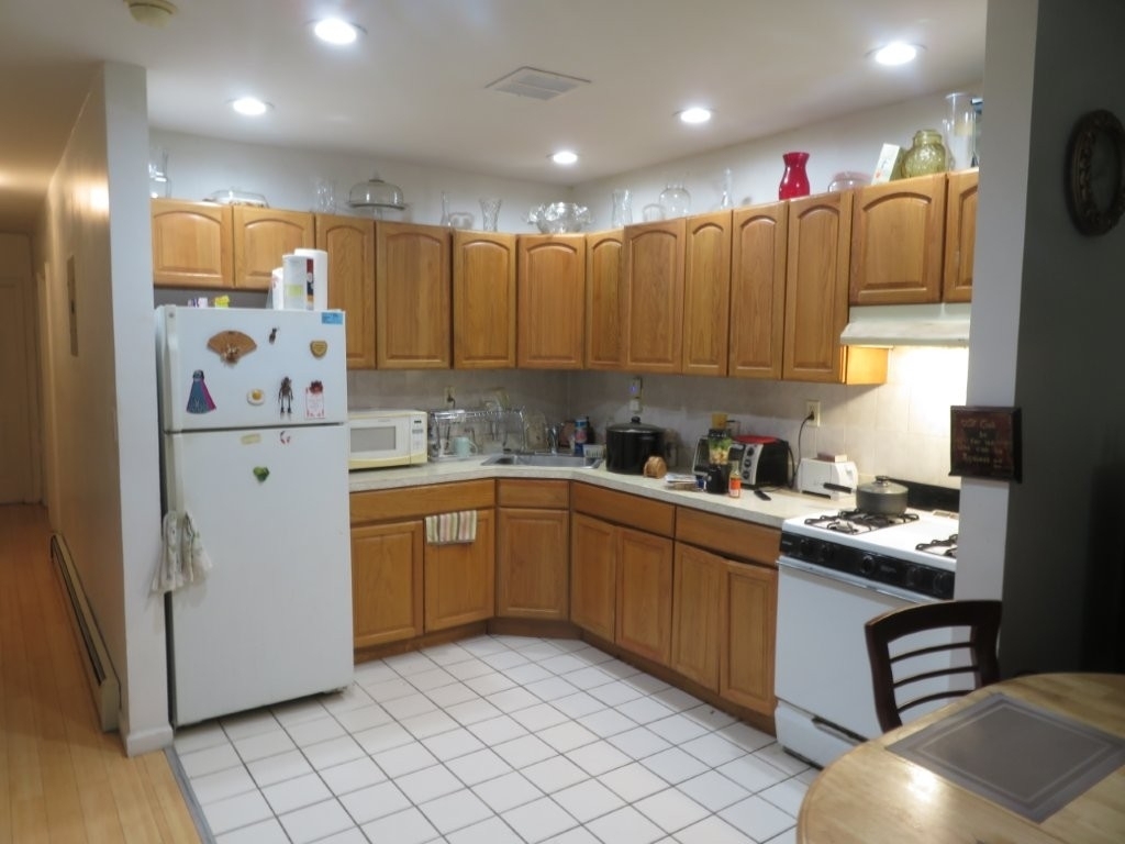 Sheffield Avenue and Livonia Avenue  - Photo 3