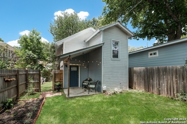 227 E Craig Pl - Photo 0