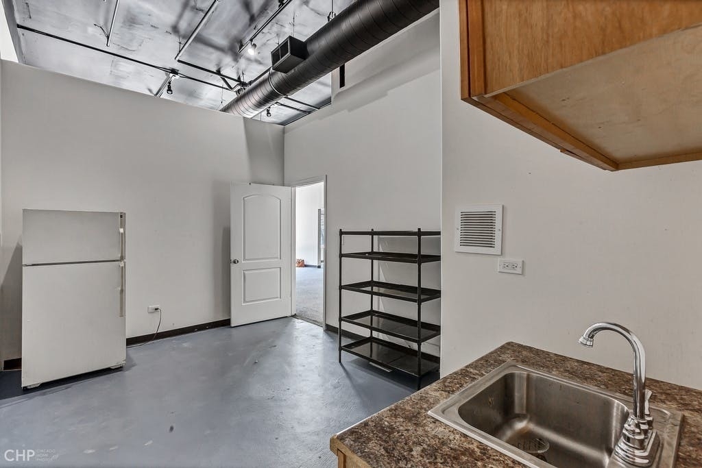 3060 W Armitage Avenue - Photo 8