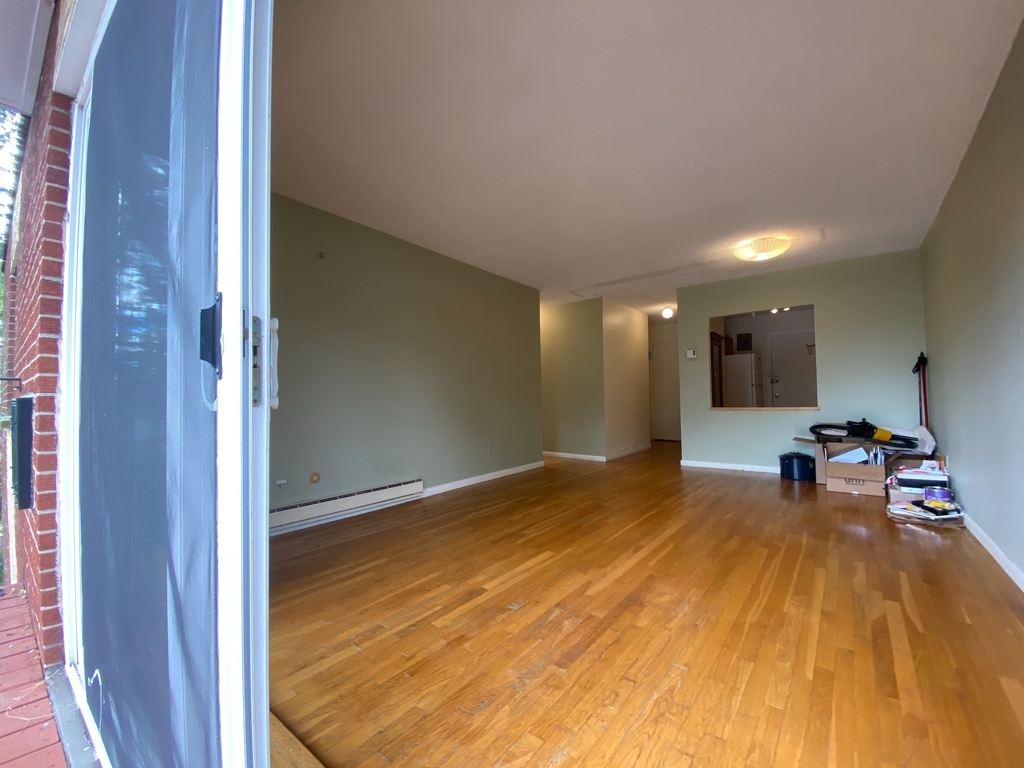 25 Custer Street - Photo 1