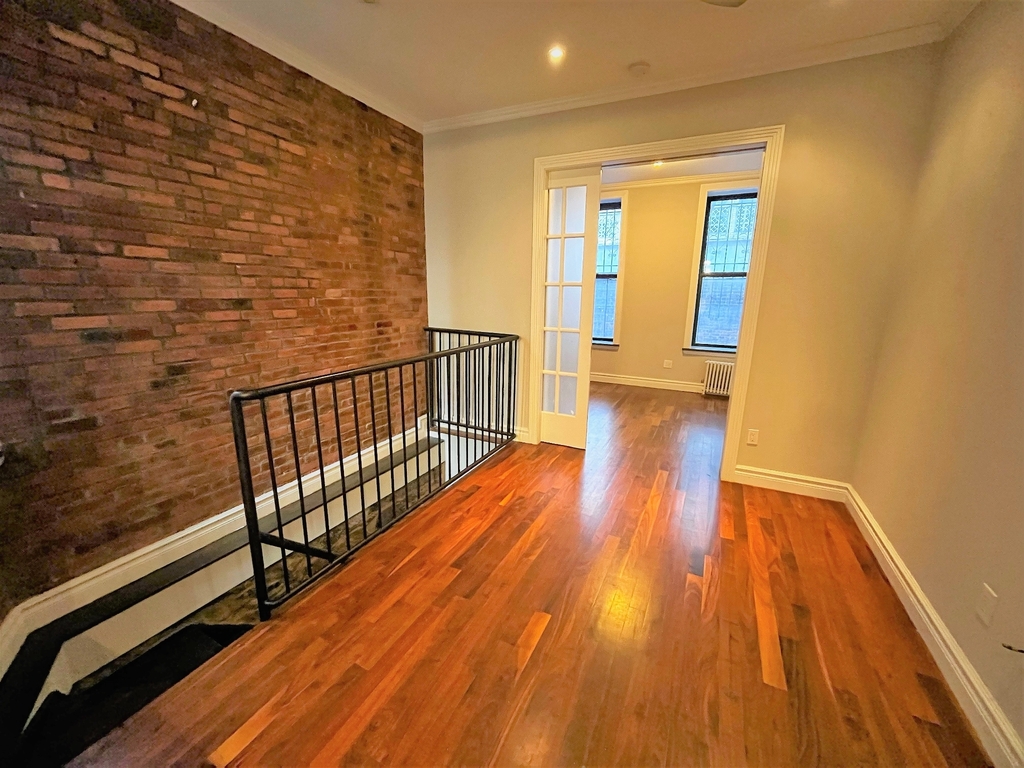 214 East 25th Street - Photo 2