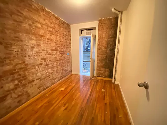 536 East 5th Street - Photo 6