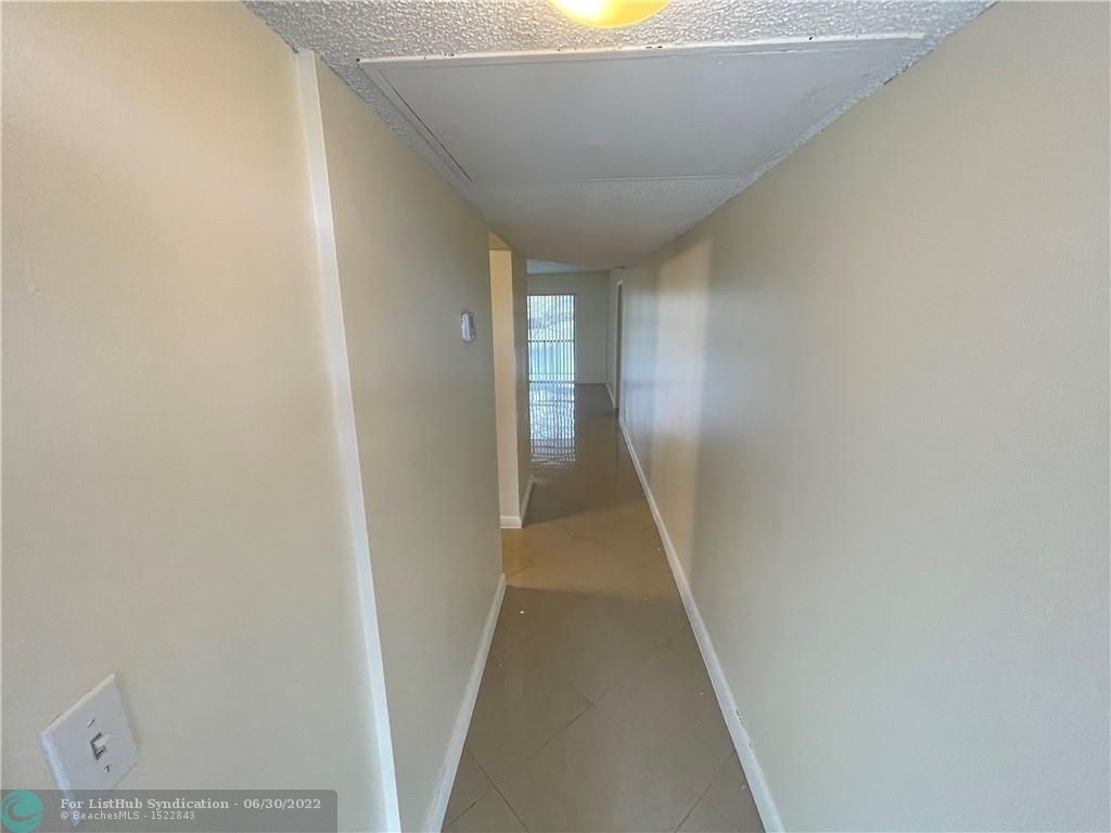 7920 Colony Cir - Photo 2