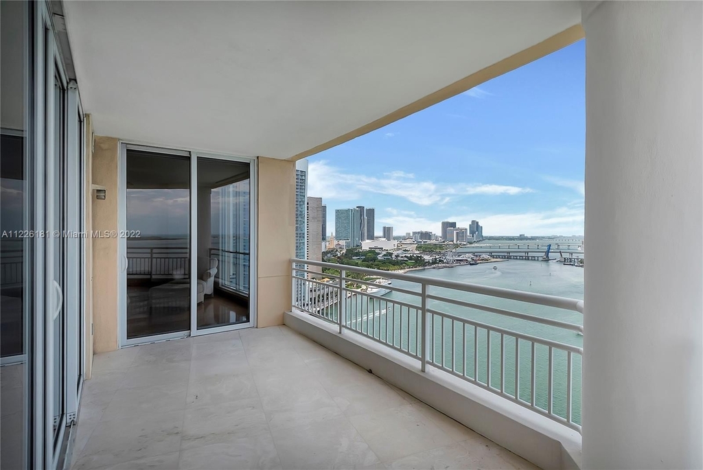 848 Brickell Key Dr - Photo 7