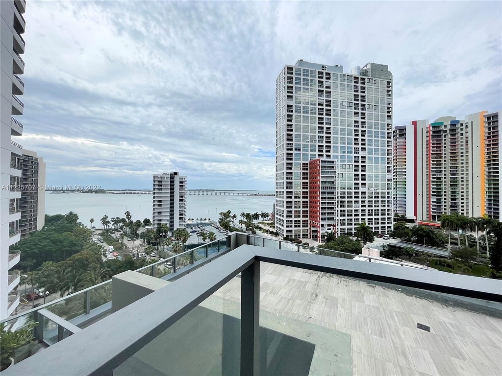 1451 Brickell Ave - Photo 14