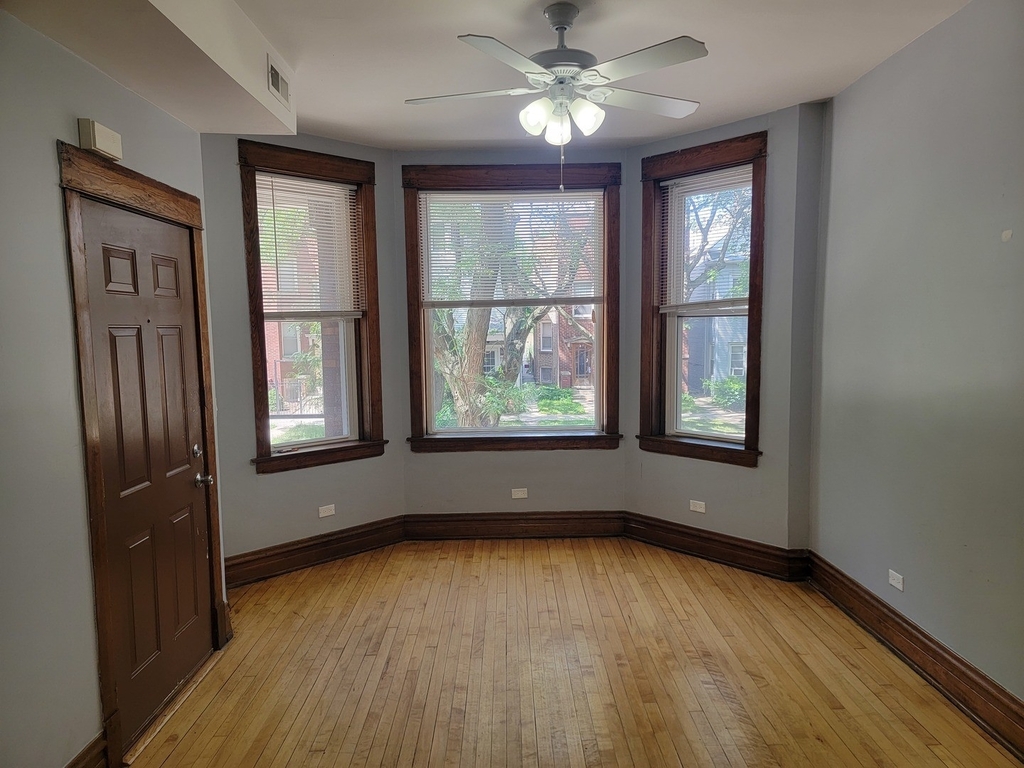 2541 W Carmen Avenue - Photo 3