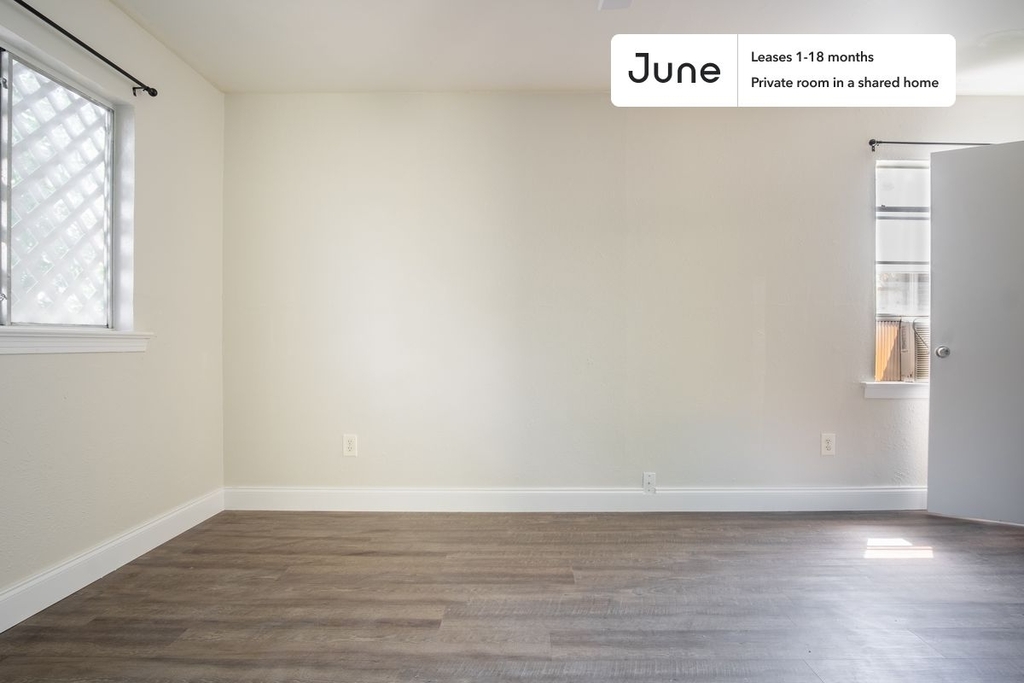 5930 Victor Street - Photo 1