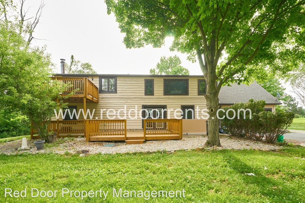 6808 Five Points Rd - Photo 0