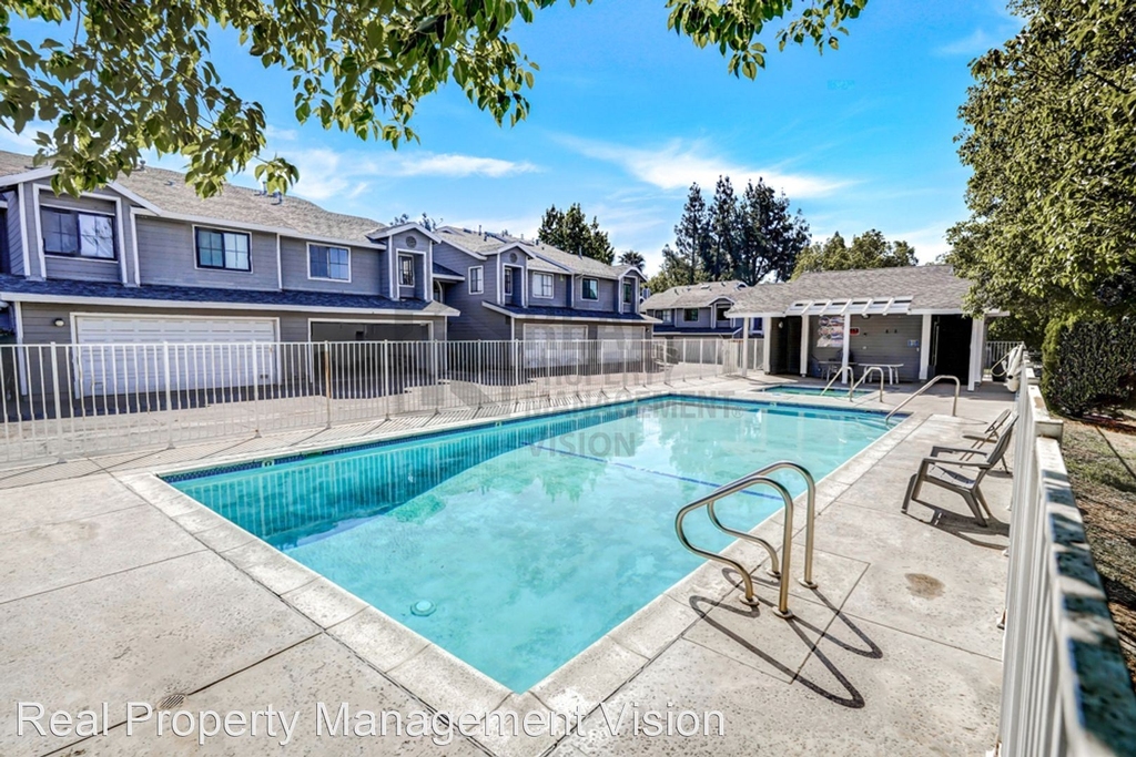 14200 Foothill Blvd #21 - Photo 40