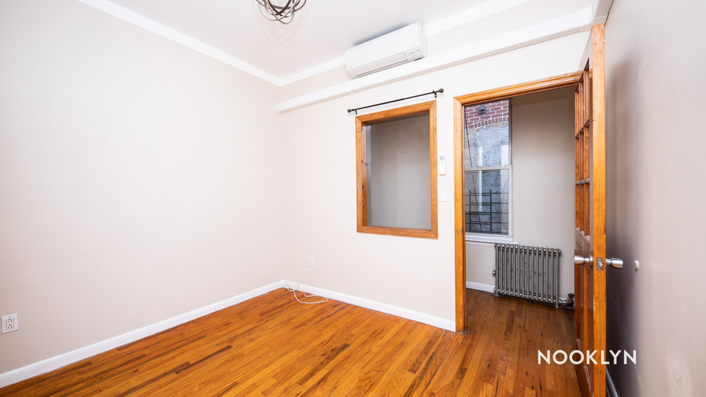 275 Irving Avenue - Photo 10