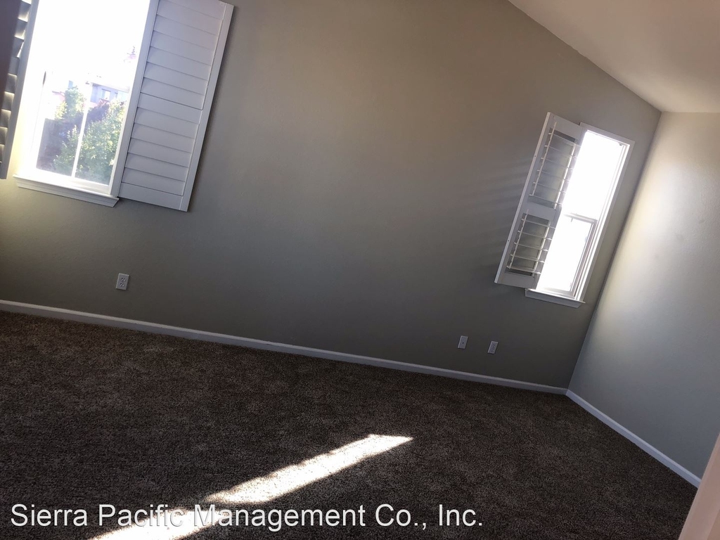 3072 Village Plaza Drive - Photo 16