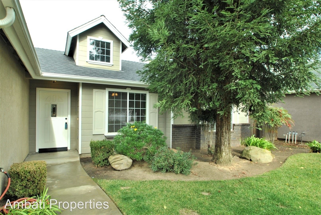 1792 E. Turnberry Ave - Photo 1