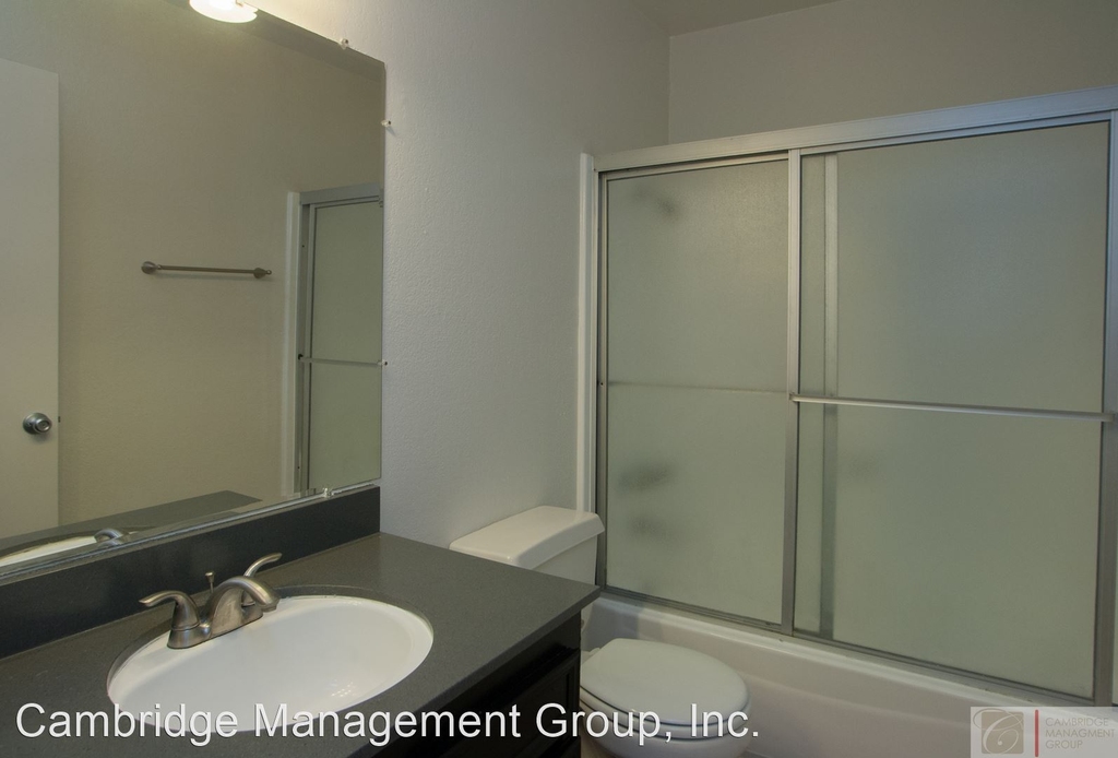 1371 E Lexington Ave - Photo 2