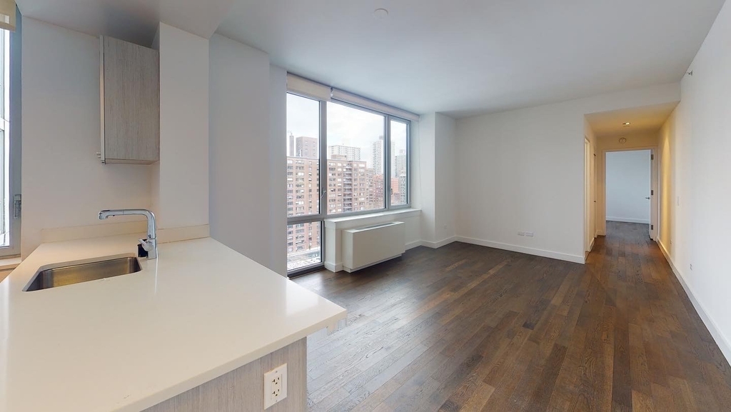 801 Amsterdam Avenue - Photo 6