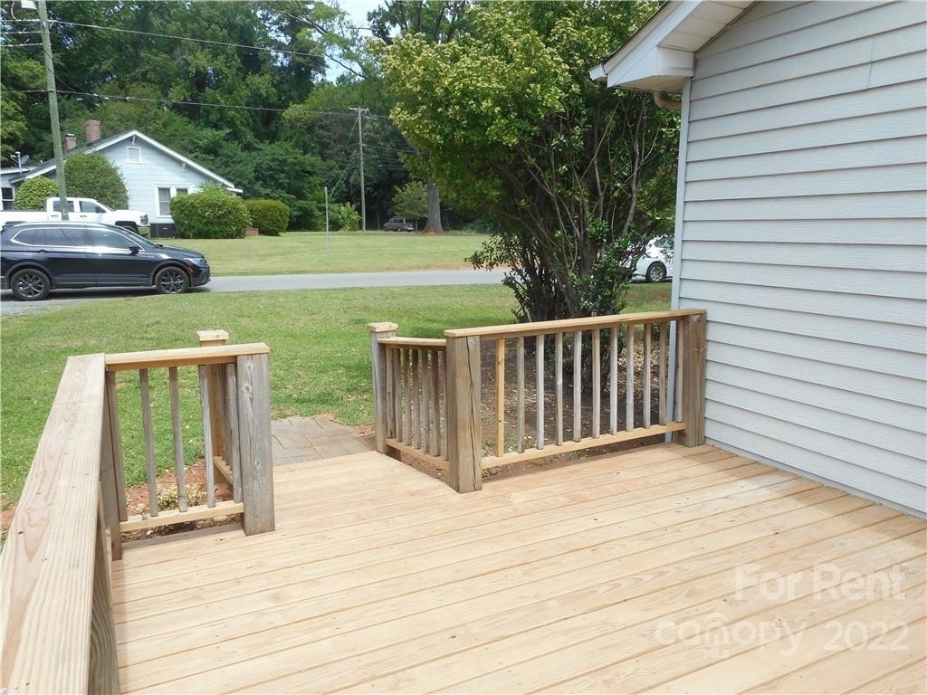 5200 Hickory Grove Road - Photo 3