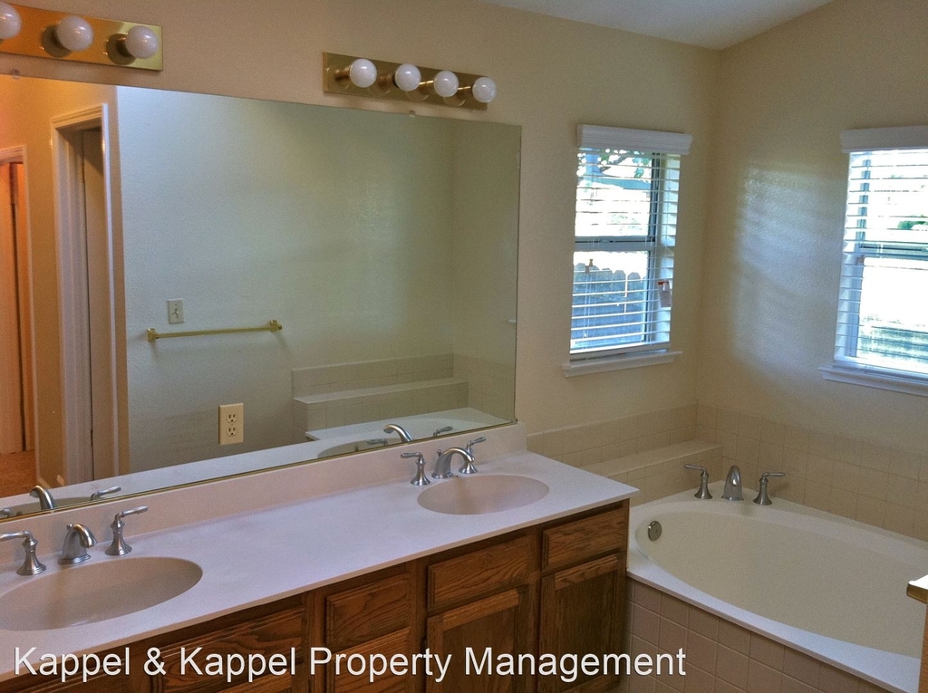 2225 Silver Fox Circle - Photo 4