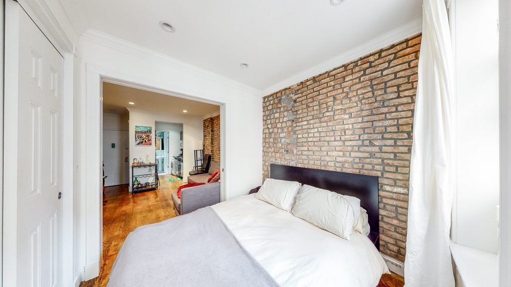 309 Mott Street - Photo 3