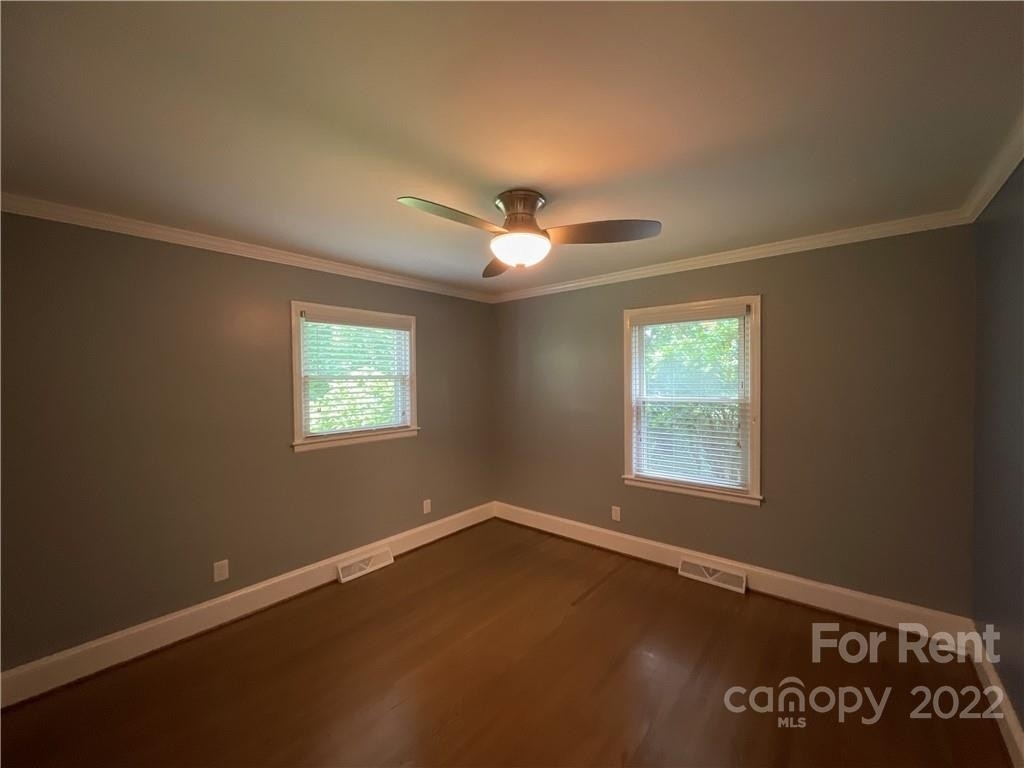 2221 Amesbury Avenue - Photo 7