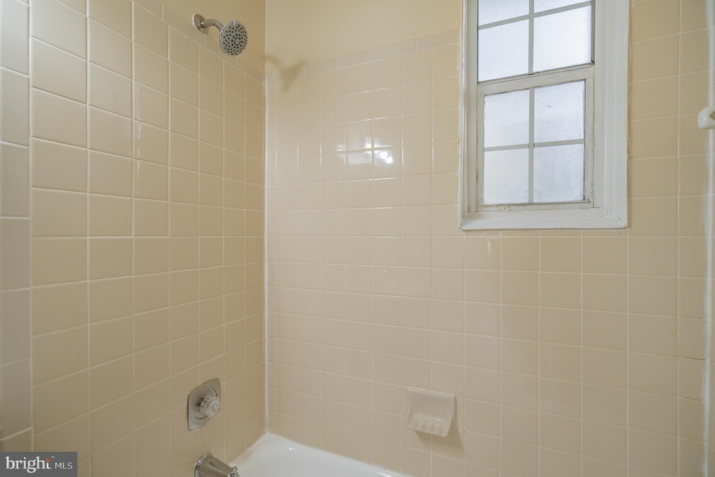 214 N George Mason Drive - Photo 25