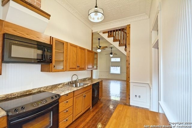 137 N Sycamore Ave - Photo 18