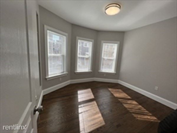 20 Mayfield St Apt 3 - Photo 2