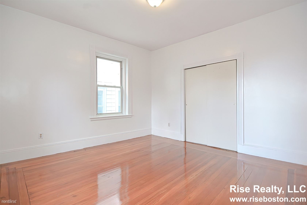 51 Brackett St Apt 2 - Photo 9