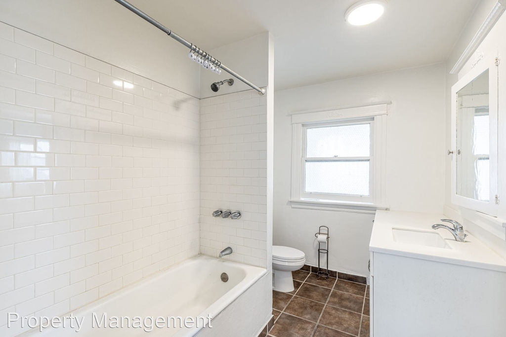 6116 Delongpre Avenue - Photo 13