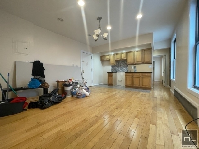 18-79 Troutman Street - Photo 1