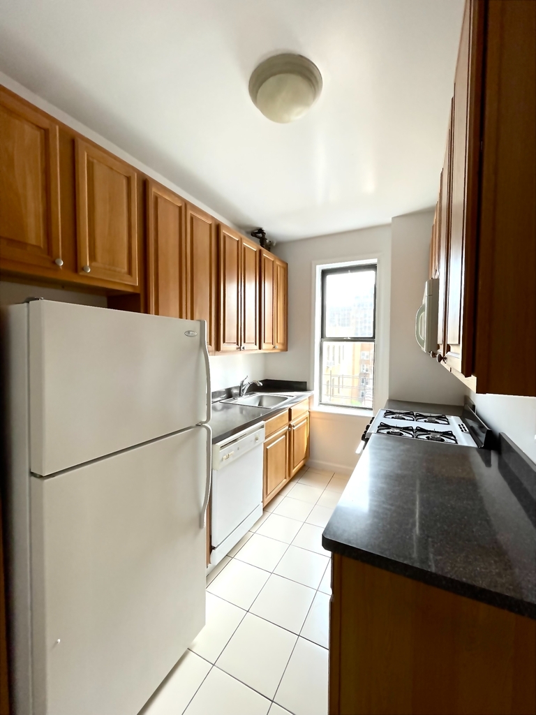  West 171st Street - Photo 4