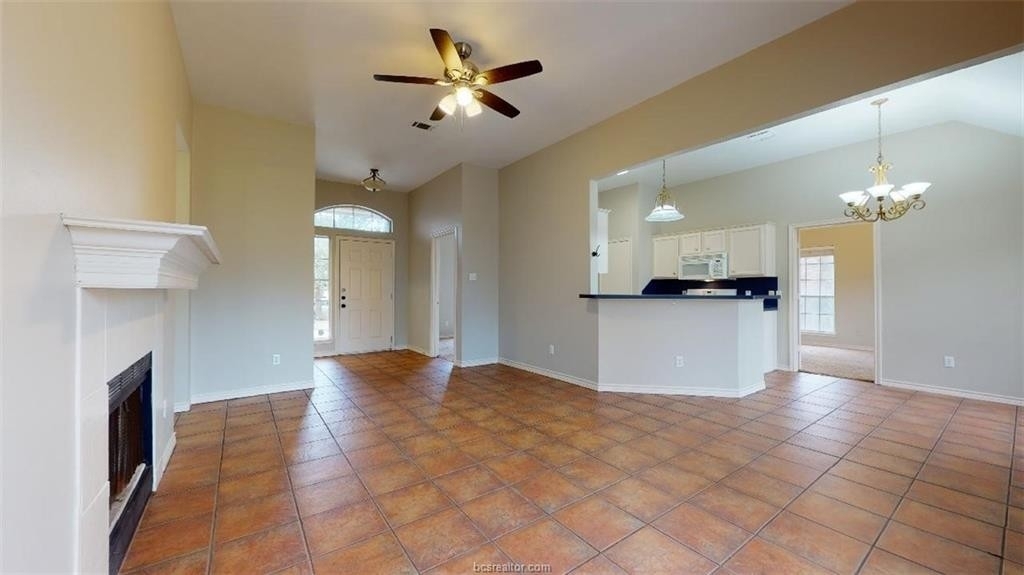 1011 Bayou Woods Drive - Photo 4