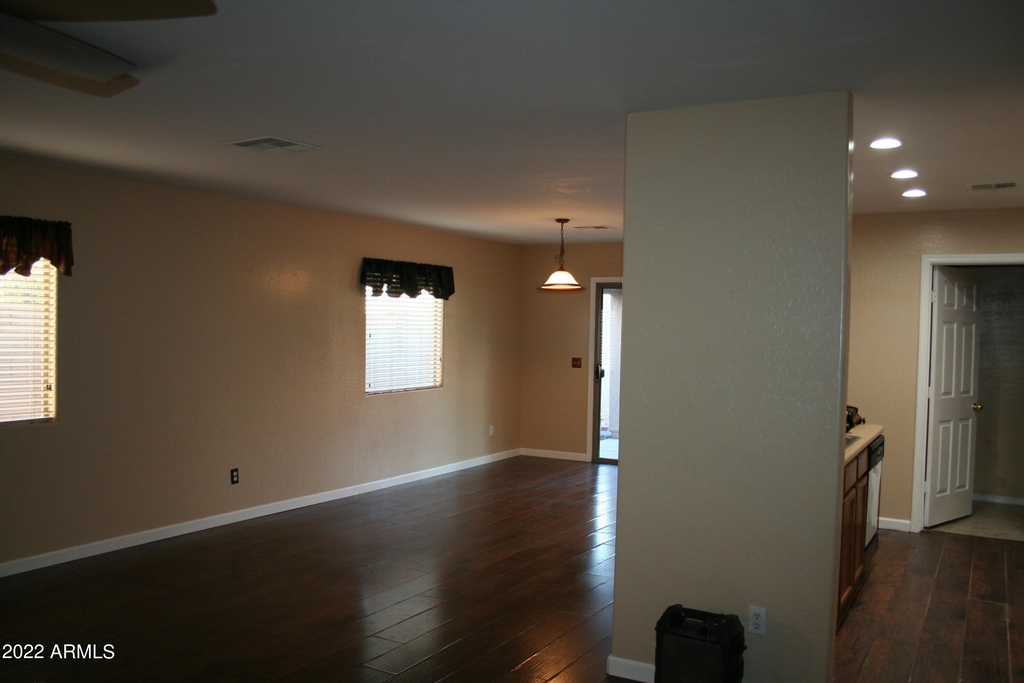 16847 W Marshall Lane - Photo 7