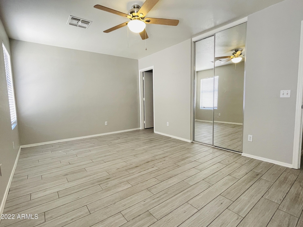 11798 W Corrine Drive - Photo 5