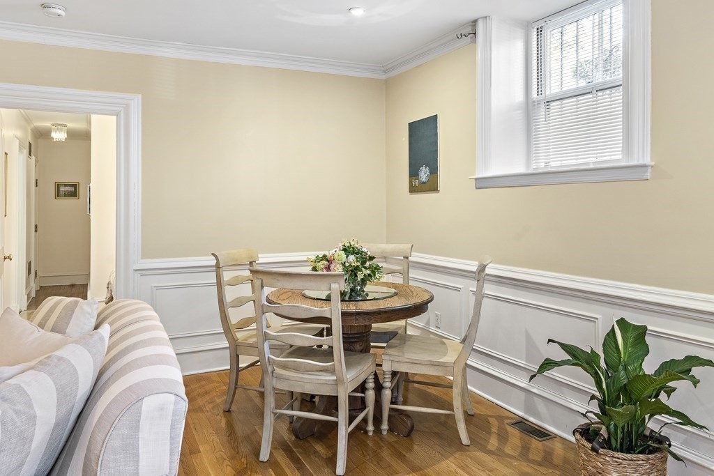 149 Beacon St - Photo 8