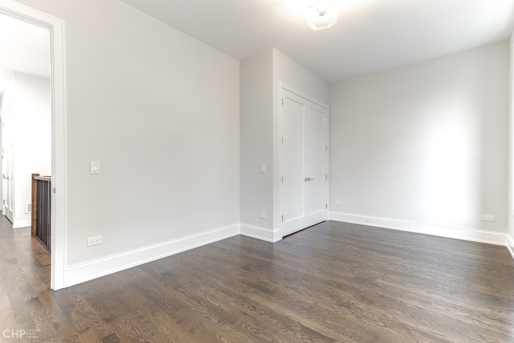 225 W Menomonee Street - Photo 15