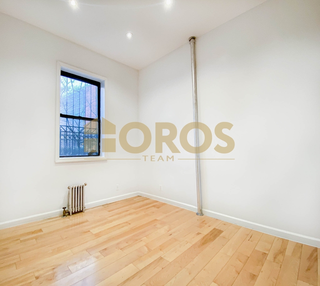 262 East 2nd Street - Photo 10
