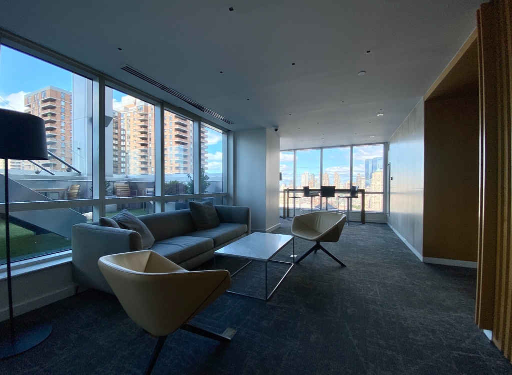 350 West 42nd Street - Photo 11