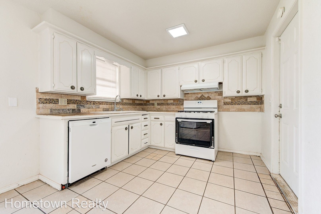 3012 Dentwood Terrace - Photo 10