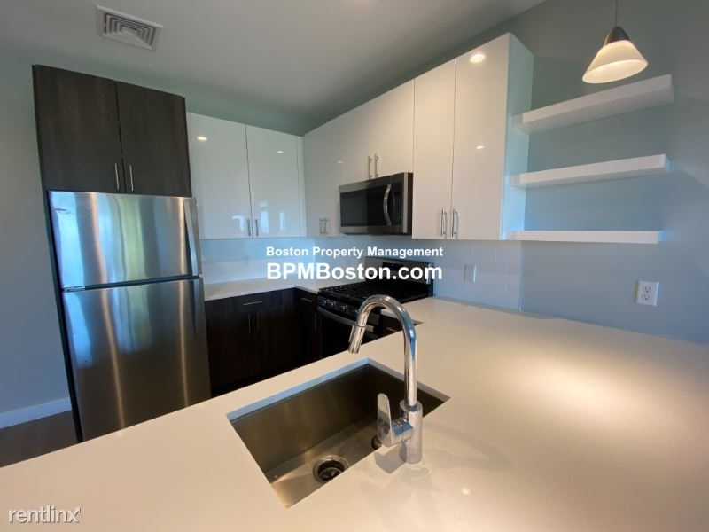 23 Bridge St. 510r - Photo 2