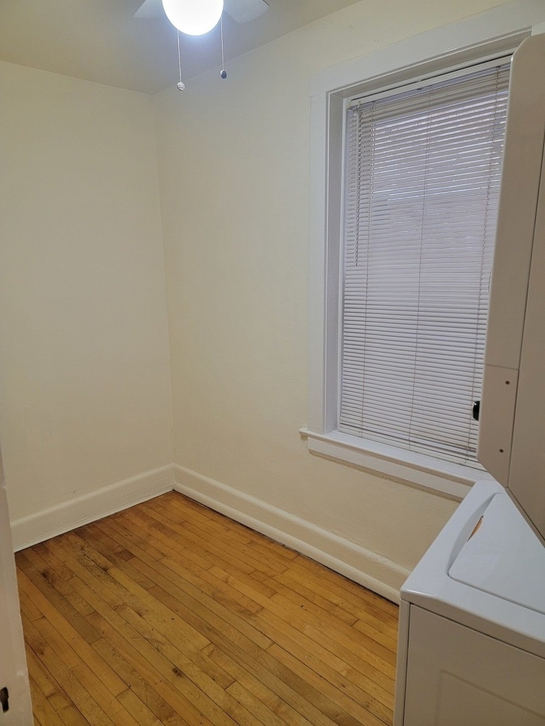 2541 W Carmen Avenue - Photo 10