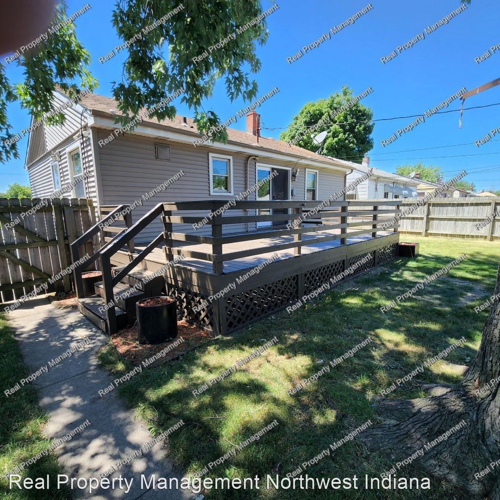 7027 Northcote Avenue - Photo 15