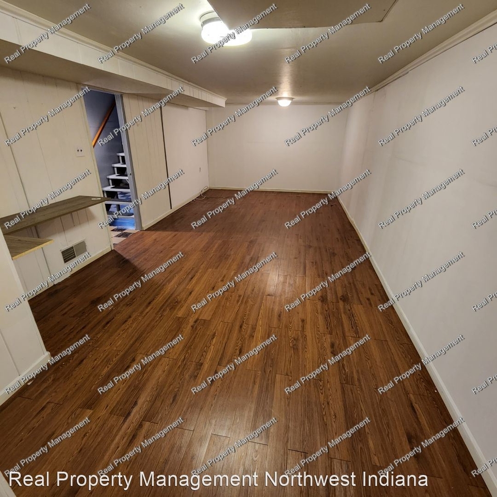 7027 Northcote Avenue - Photo 11